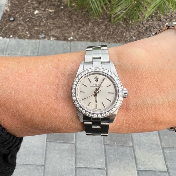SOLD- Rolex Oyster Perpetual Silver Oyster Bracelet with Diamond Bezel 24mm 2002 - Picture 6 of 7